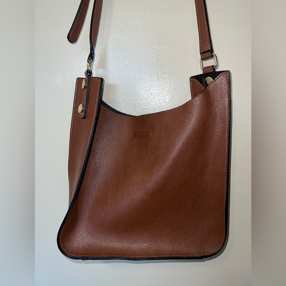Calvin Klein Chestnut Brown Leather Shoulder Bag with Gold Accents - Picture 7 of 8